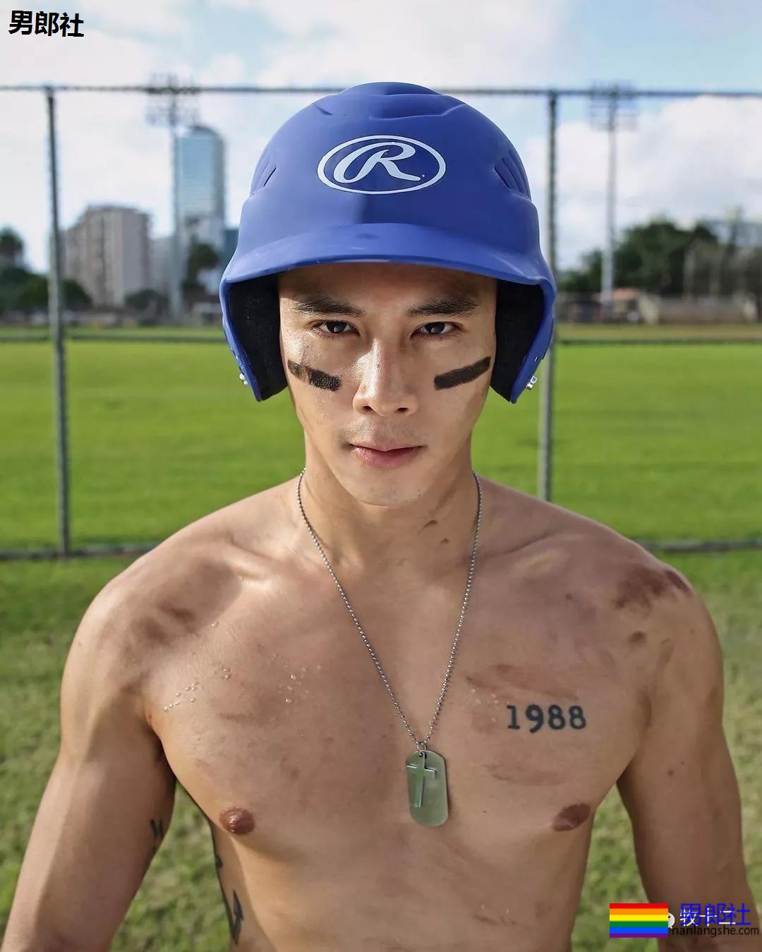 紧身裤的教练，感受一下他粗（壮）大（腿）！ - 51虹马