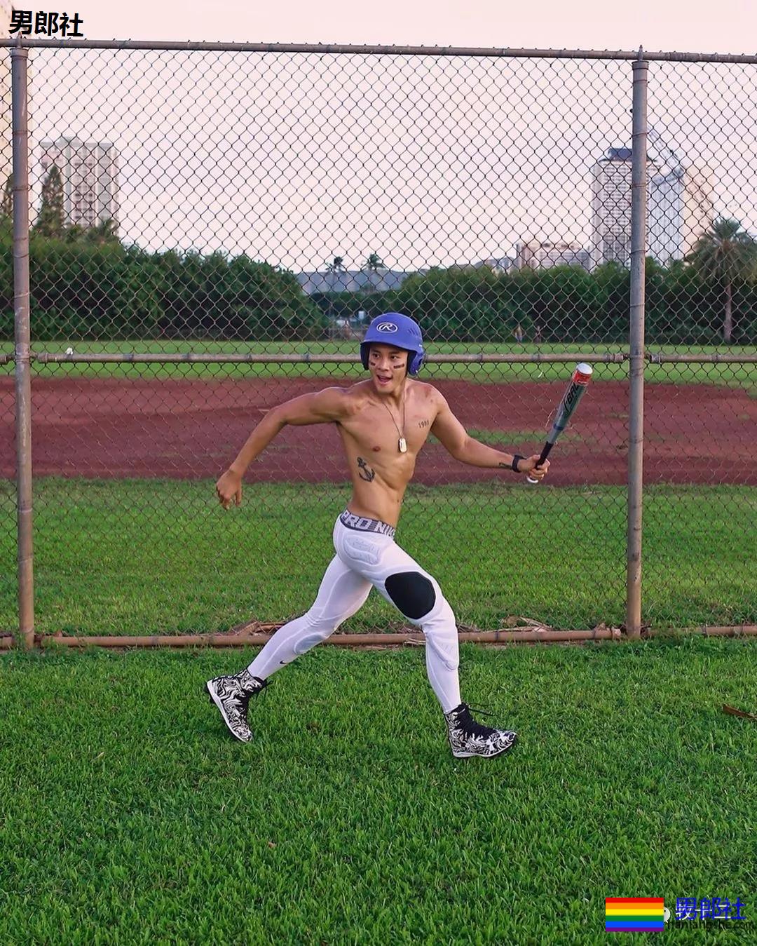 紧身裤的教练，感受一下他粗（壮）大（腿）！ - 51虹马