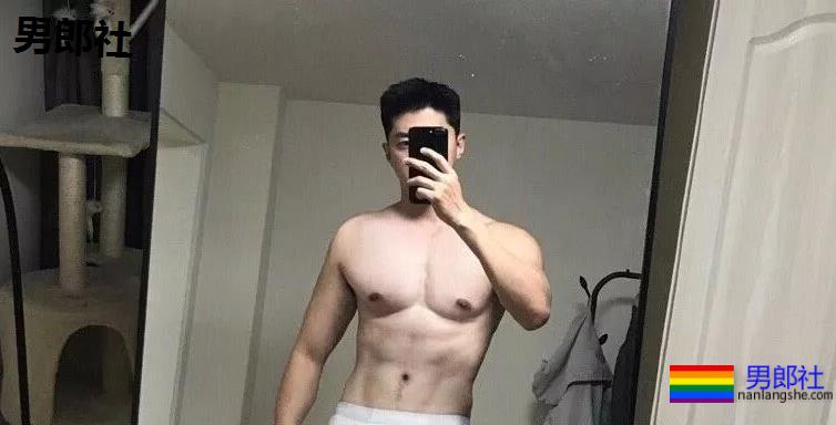 假期到了，肌肉小哥哥也连续上线 - 51虹马