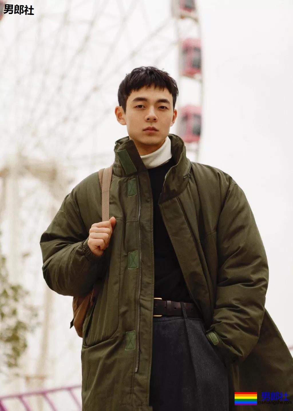 寸头痞帅网红穿内裤玩轮滑遭盯档，奶白腹肌太A了！ - 51虹马