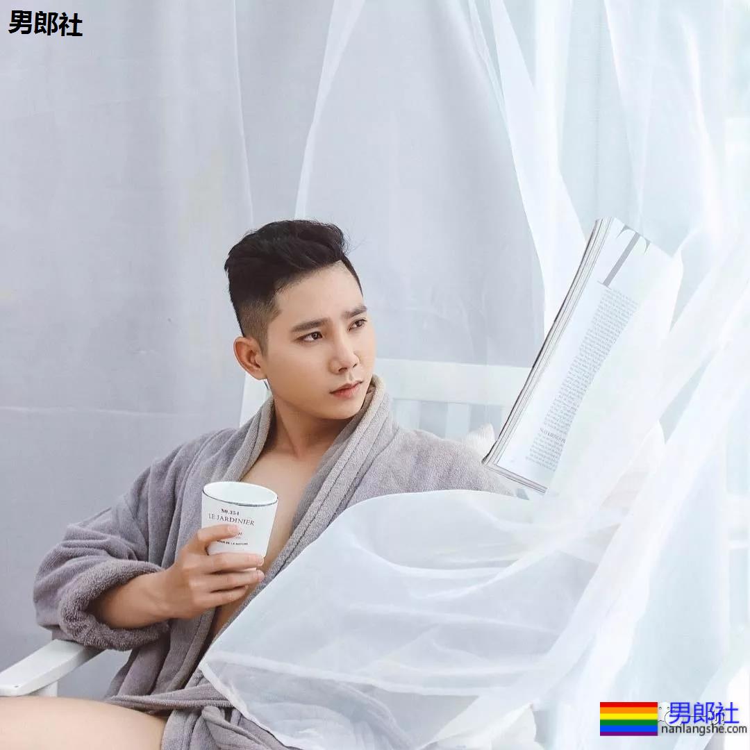 与鼻子寸呎惊人的室友住一起，鞠部微微一紧！ - 51虹马