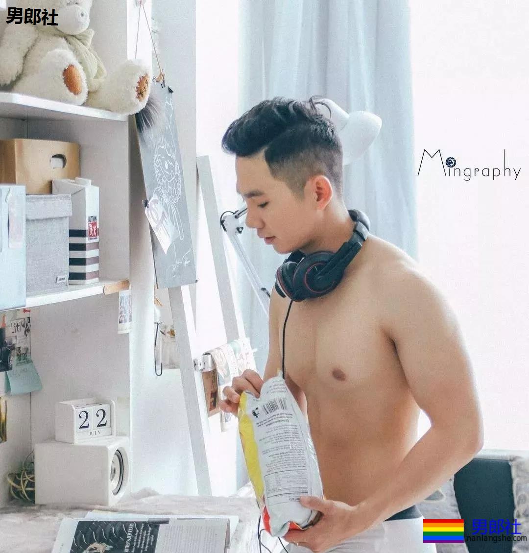 与鼻子寸呎惊人的室友住一起，鞠部微微一紧！ - 51虹马