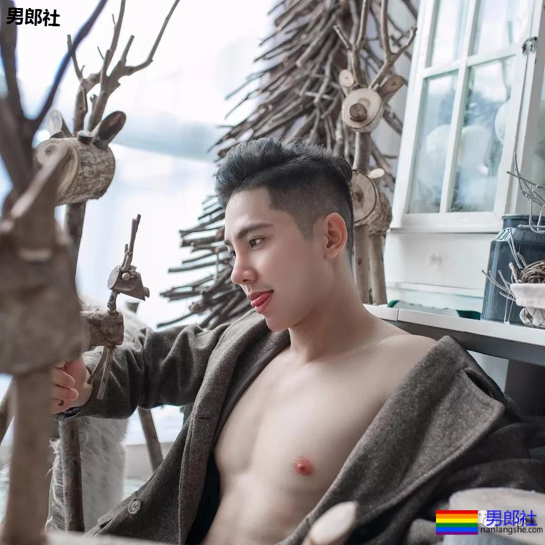 与鼻子寸呎惊人的室友住一起，鞠部微微一紧！ - 51虹马