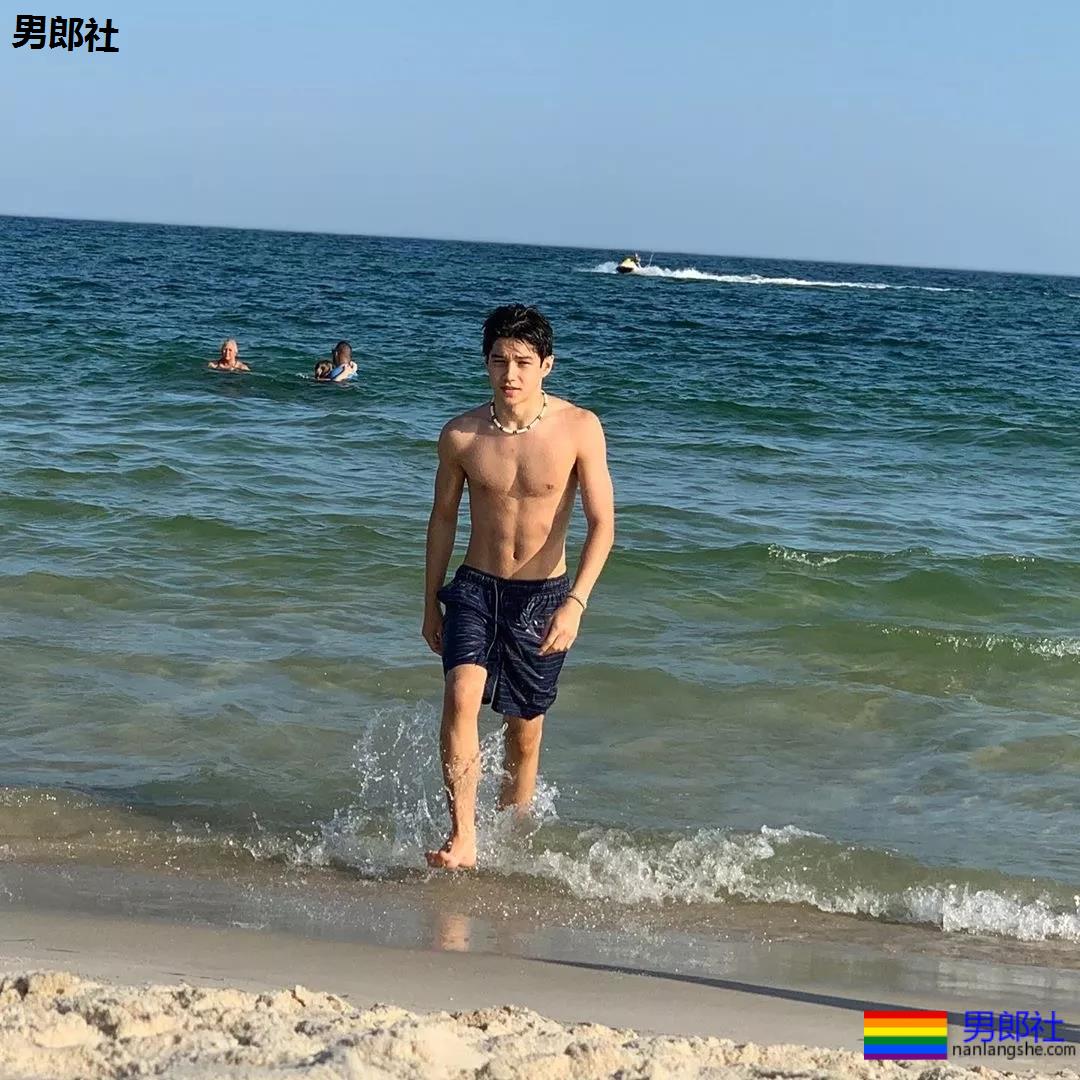 这“该死”的混血儿，糟糕是心动的感觉 - 51虹马