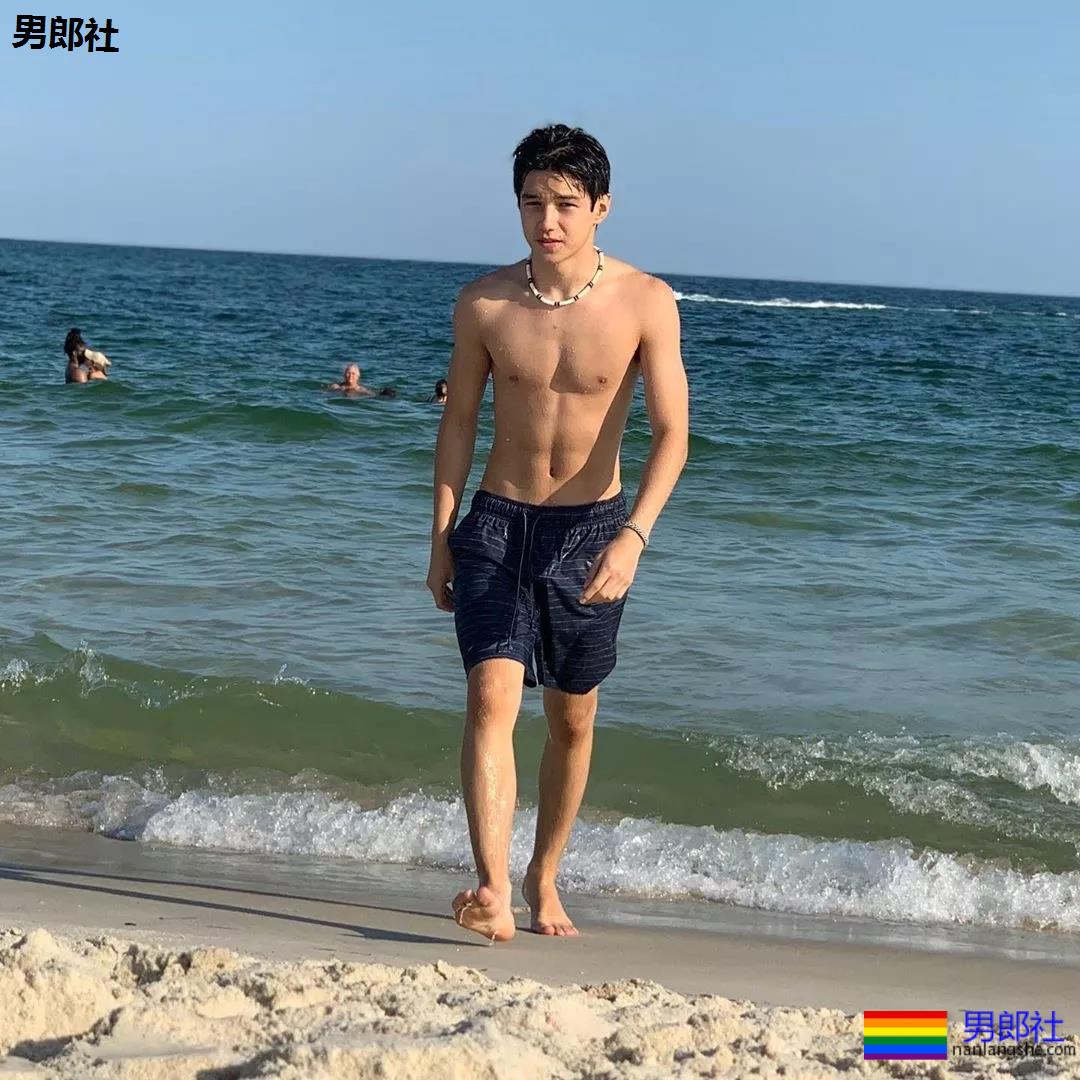 这“该死”的混血儿，糟糕是心动的感觉 - 51虹马