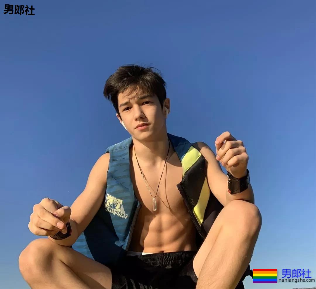 这“该死”的混血儿，糟糕是心动的感觉 - 51虹马