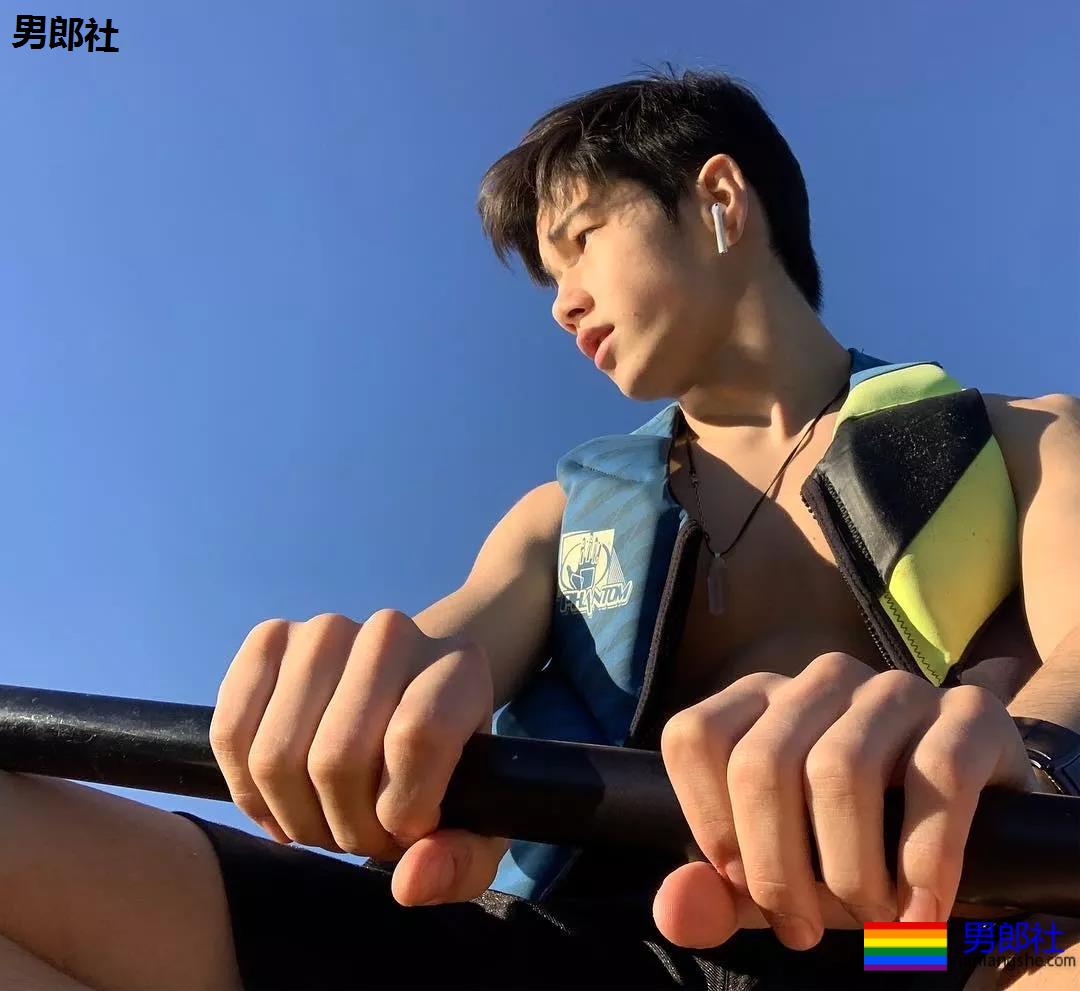 这“该死”的混血儿，糟糕是心动的感觉 - 51虹马