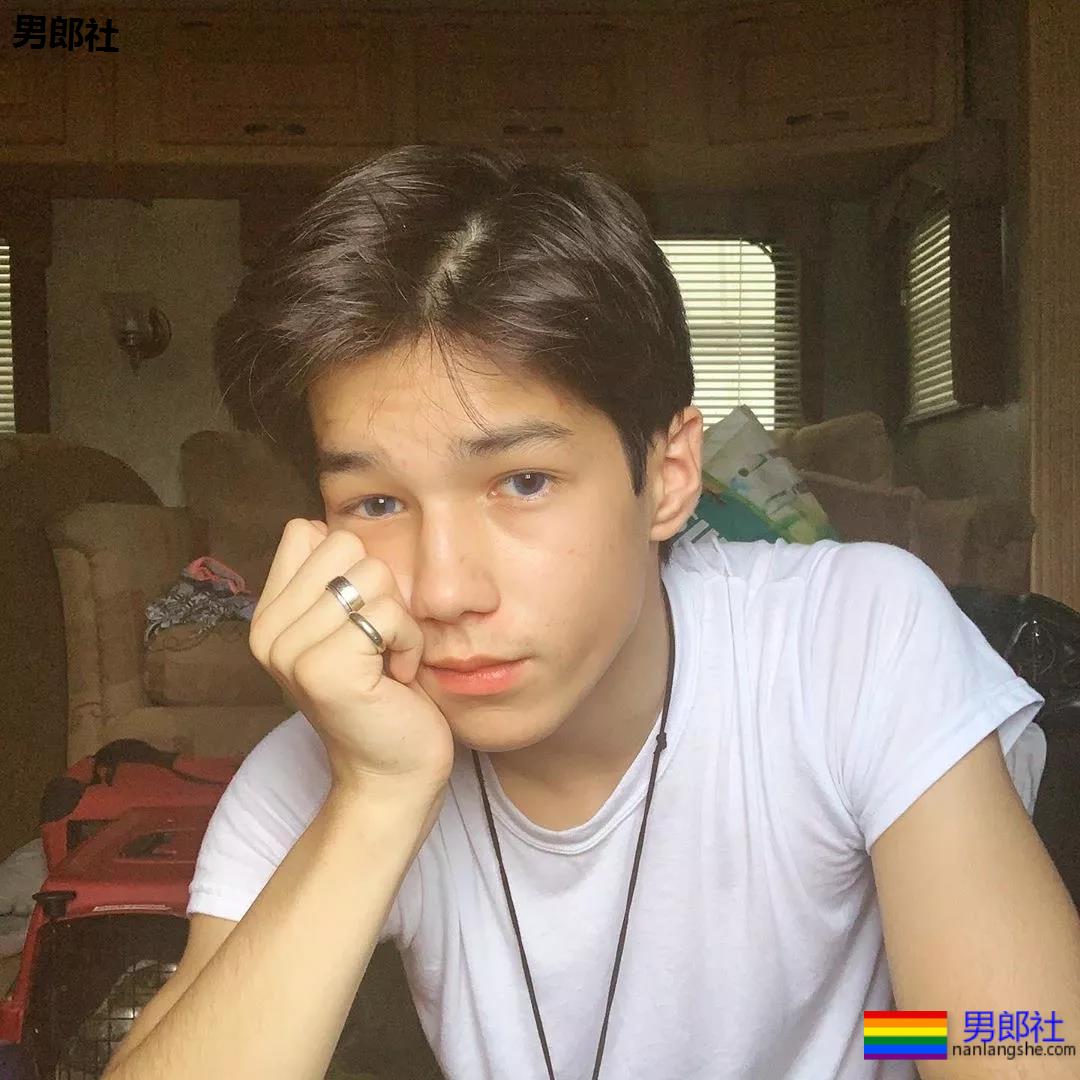 这“该死”的混血儿，糟糕是心动的感觉 - 51虹马