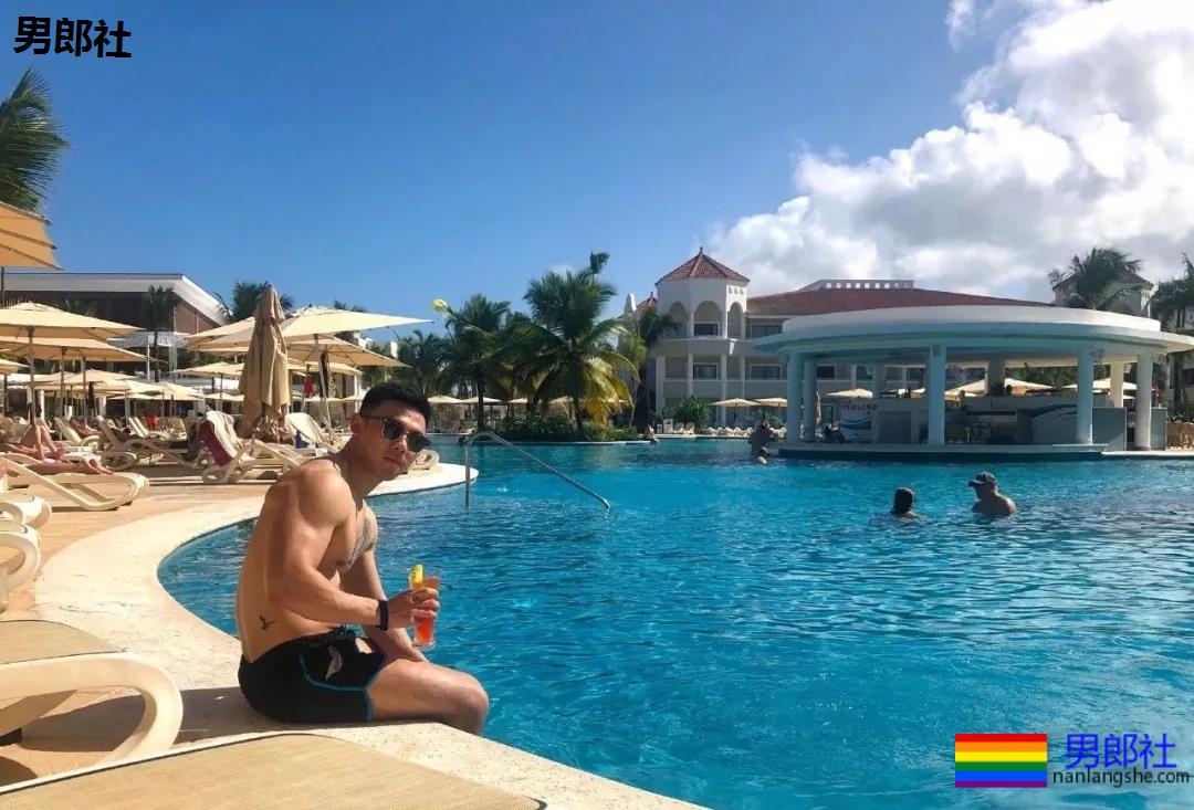 小哥哥颜高身材棒！我可以。 - 51虹马