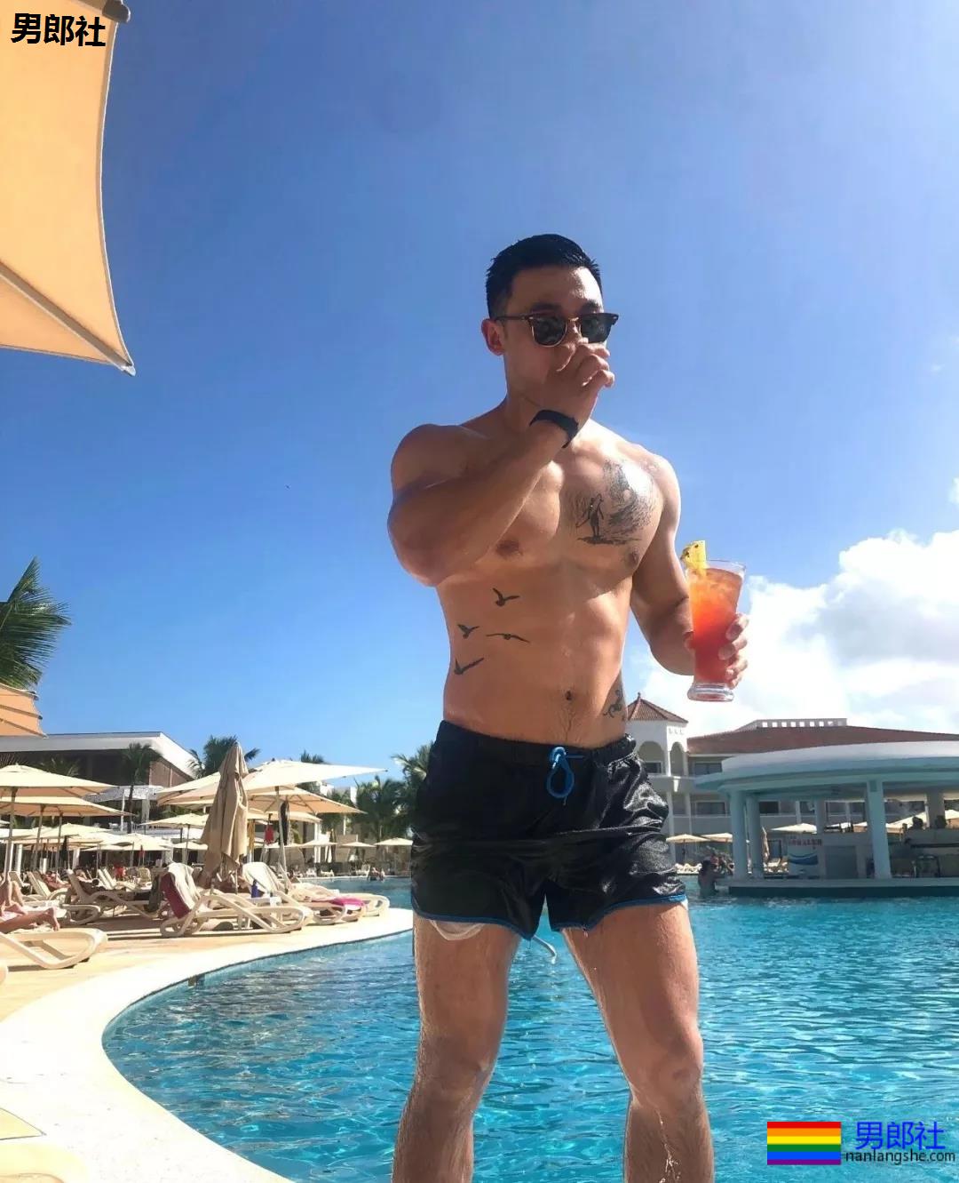 小哥哥颜高身材棒！我可以。 - 51虹马