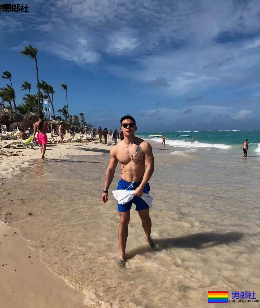 小哥哥颜高身材棒！我可以。 - 51虹马