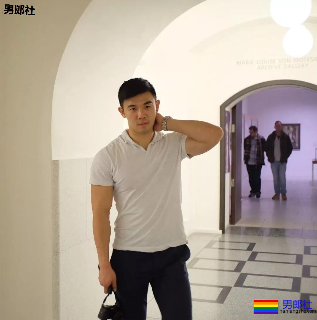 小哥哥颜高身材棒！我可以。 - 51虹马