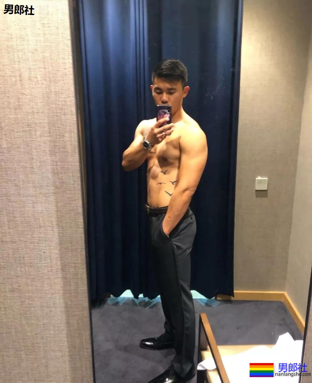 小哥哥颜高身材棒！我可以。 - 51虹马