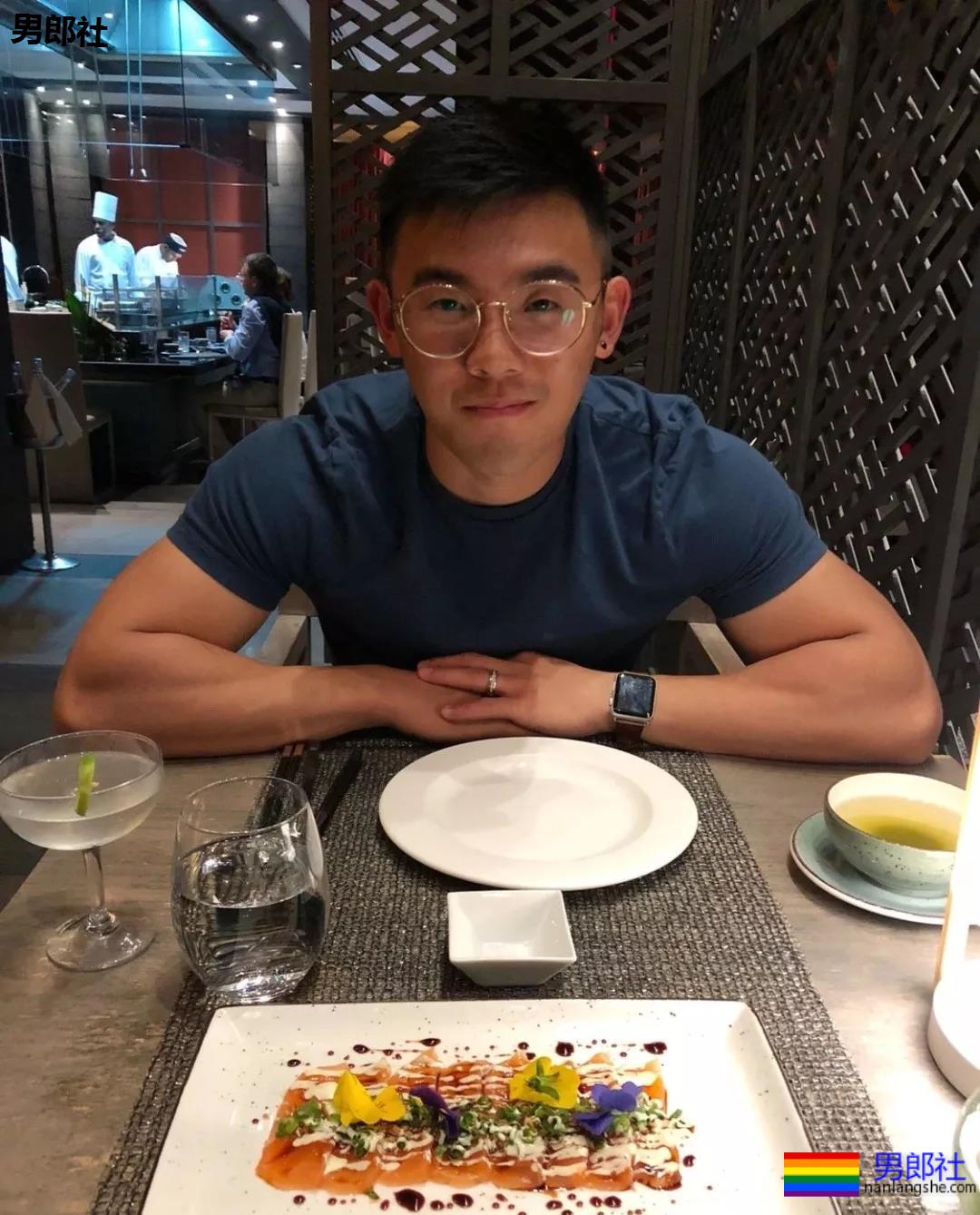 小哥哥颜高身材棒！我可以。 - 51虹马