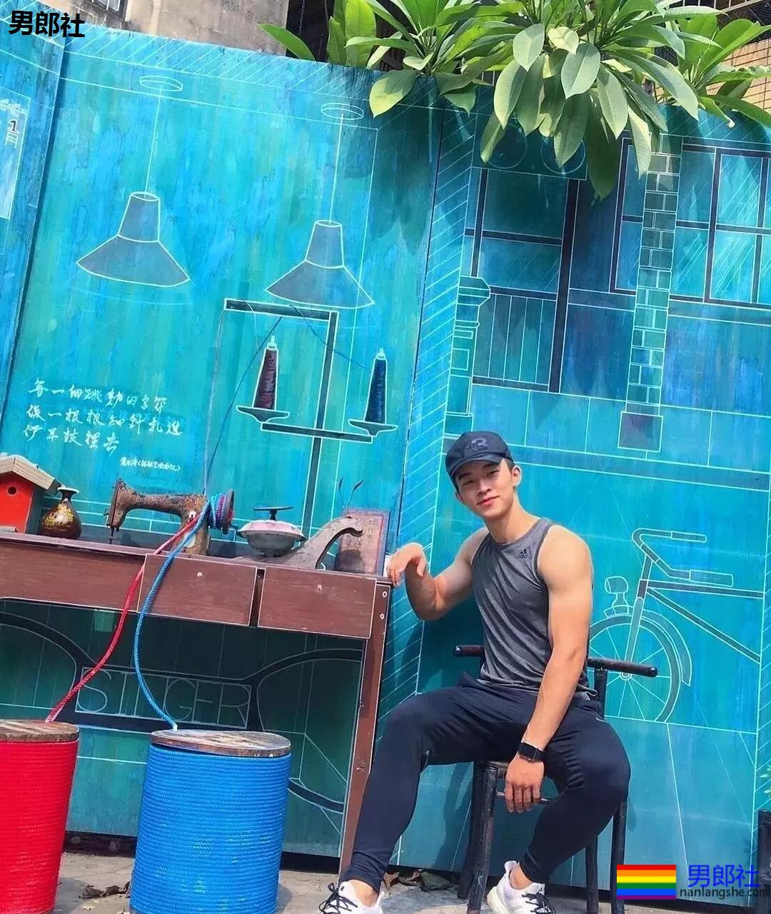 小奶狗拍摄写真，有颜有料？ - 51虹马