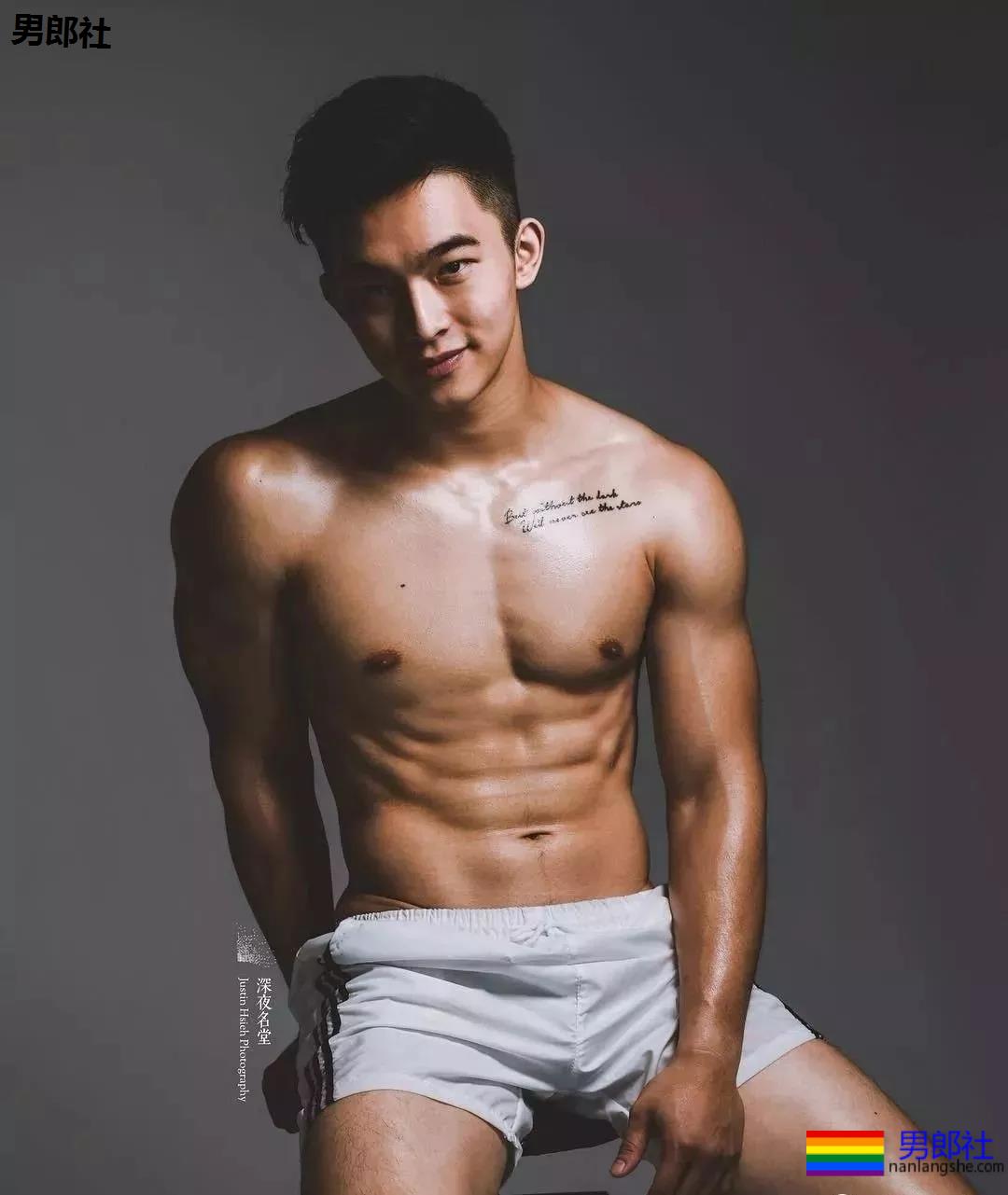 小奶狗拍摄写真，有颜有料？ - 51虹马