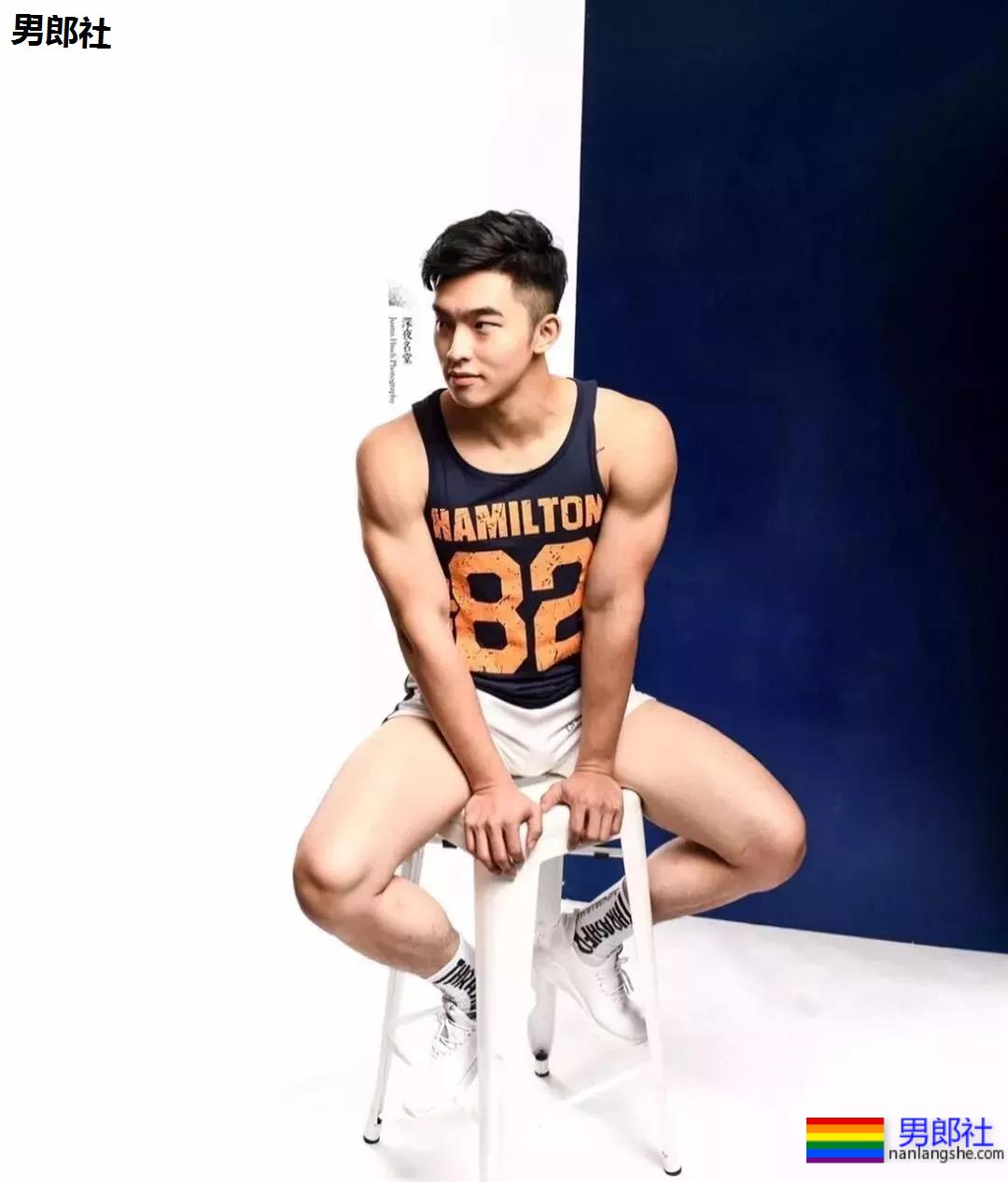 小奶狗拍摄写真，有颜有料？ - 51虹马