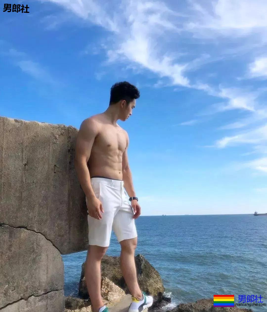 小奶狗拍摄写真，有颜有料？ - 51虹马