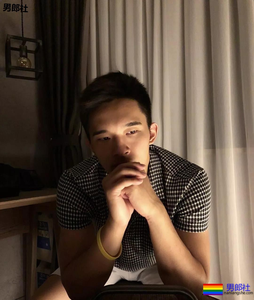 小奶狗拍摄写真，有颜有料？ - 51虹马