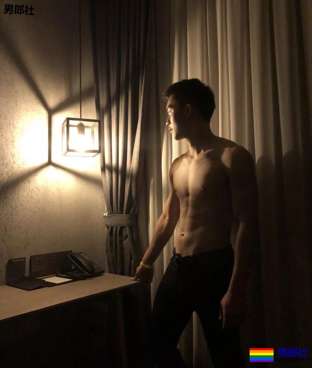 小奶狗拍摄写真，有颜有料？ - 51虹马