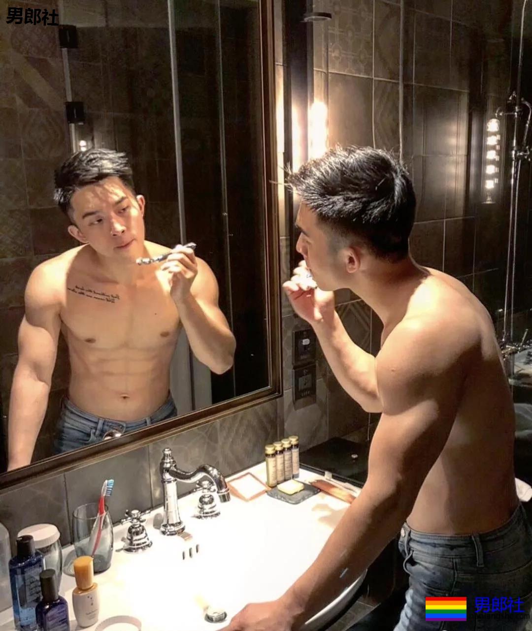 小奶狗拍摄写真，有颜有料？ - 51虹马