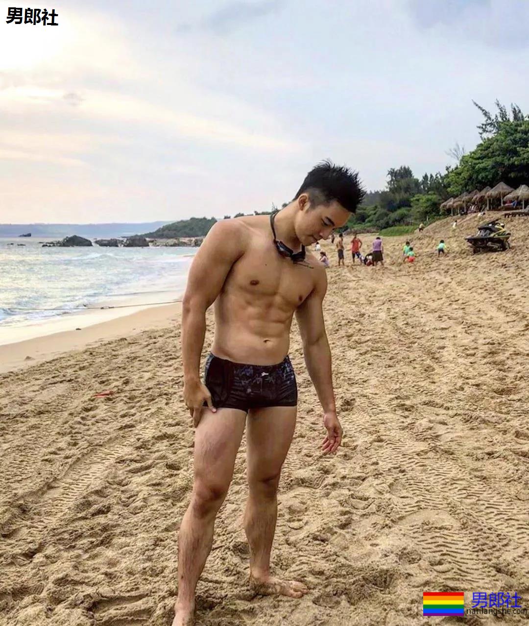 小奶狗拍摄写真，有颜有料？ - 51虹马