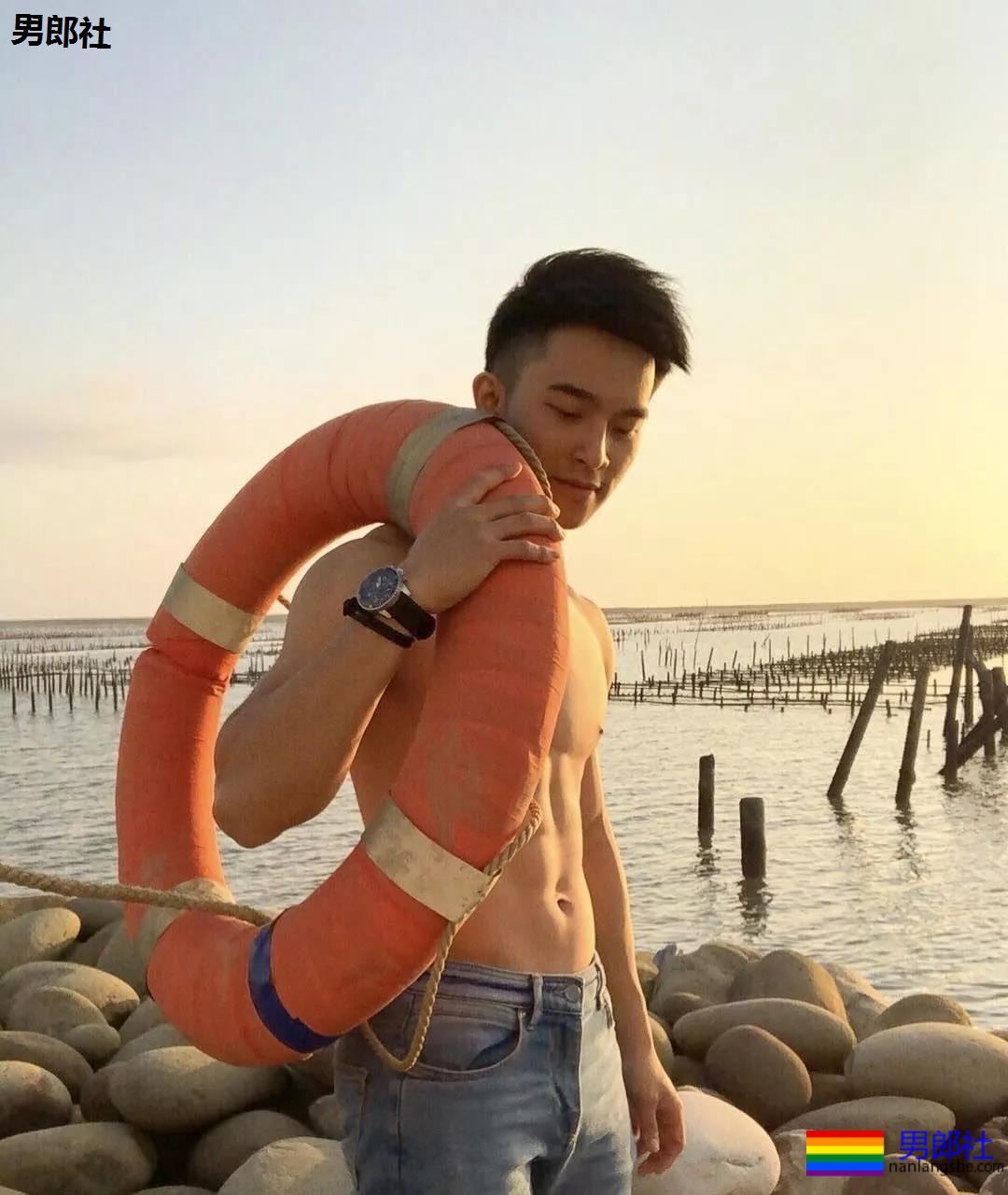 小奶狗拍摄写真，有颜有料？ - 51虹马