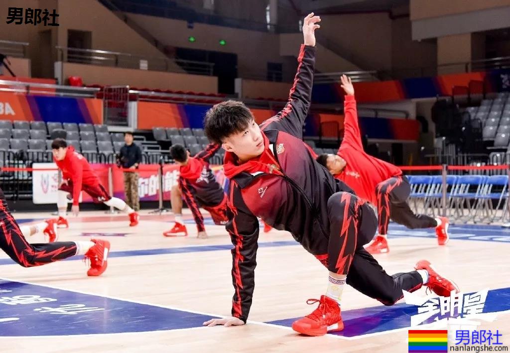 197cm大鼻子篮球体育生，这大长腿也太攻了吧！ - 51虹马