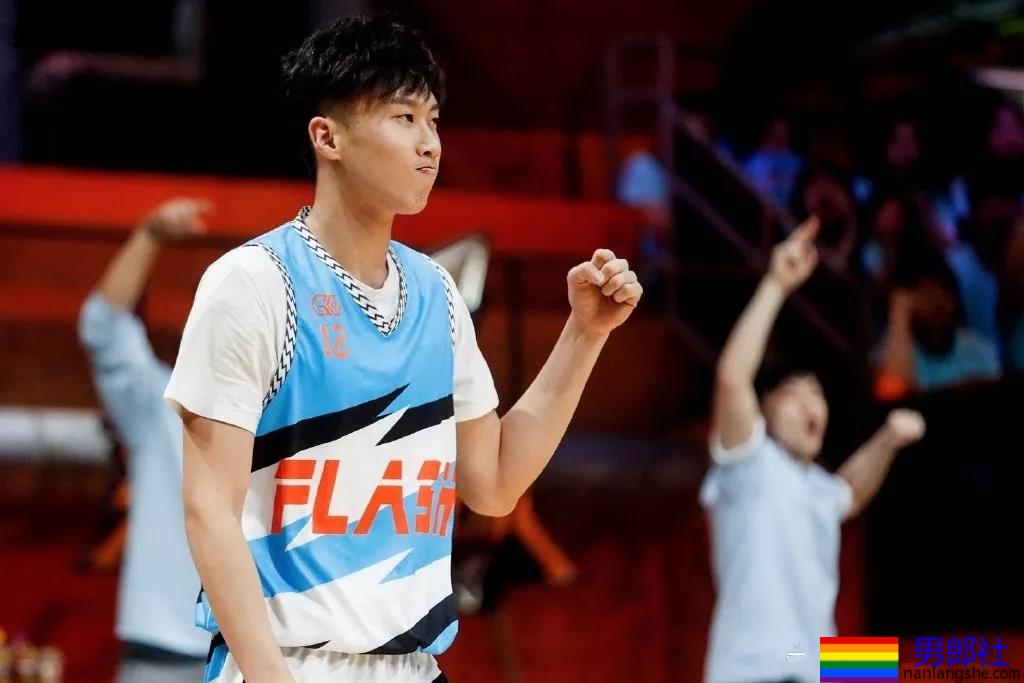 197cm大鼻子篮球体育生，这大长腿也太攻了吧！ - 51虹马