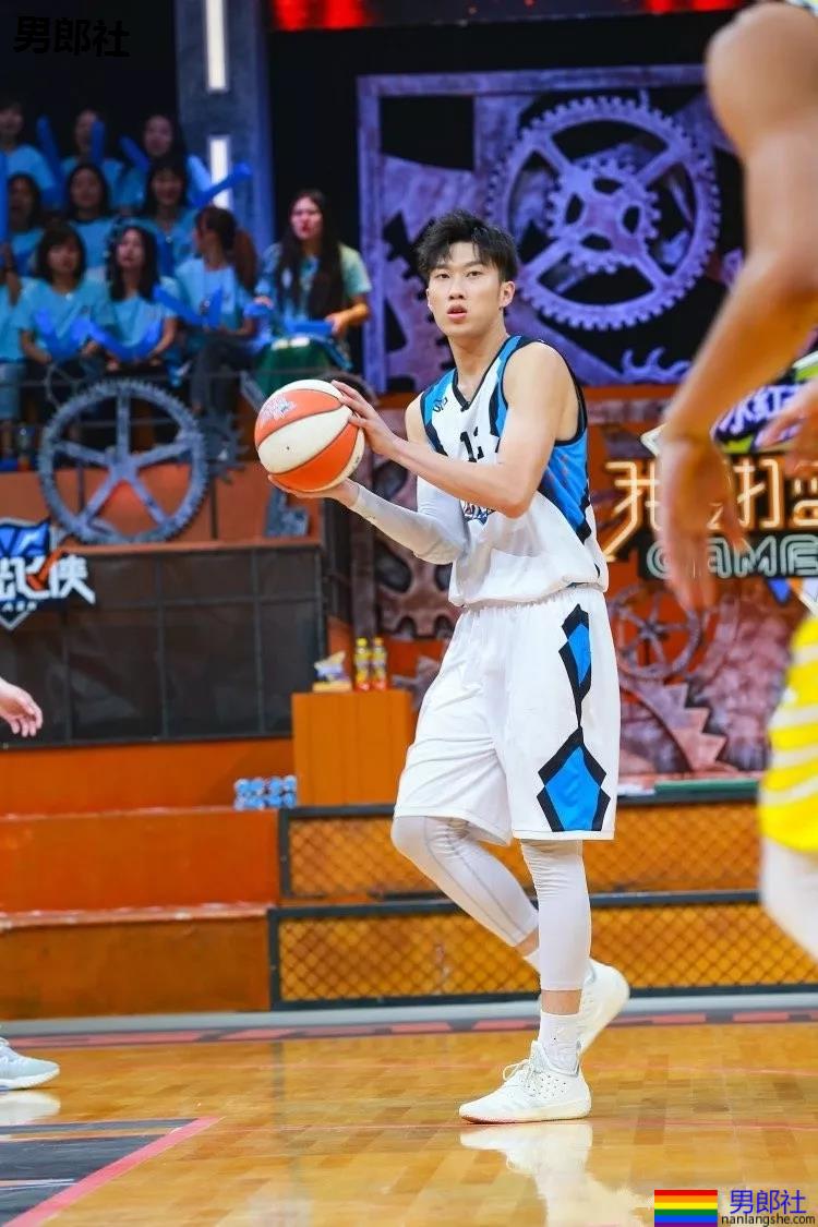 197cm大鼻子篮球体育生，这大长腿也太攻了吧！ - 51虹马