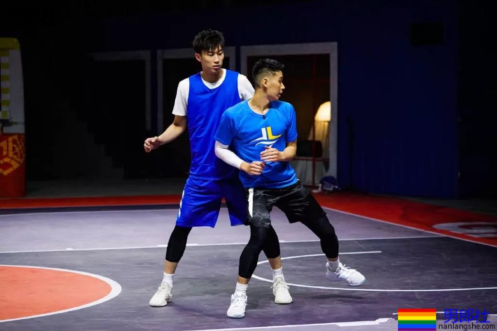 197cm大鼻子篮球体育生，这大长腿也太攻了吧！ - 51虹马