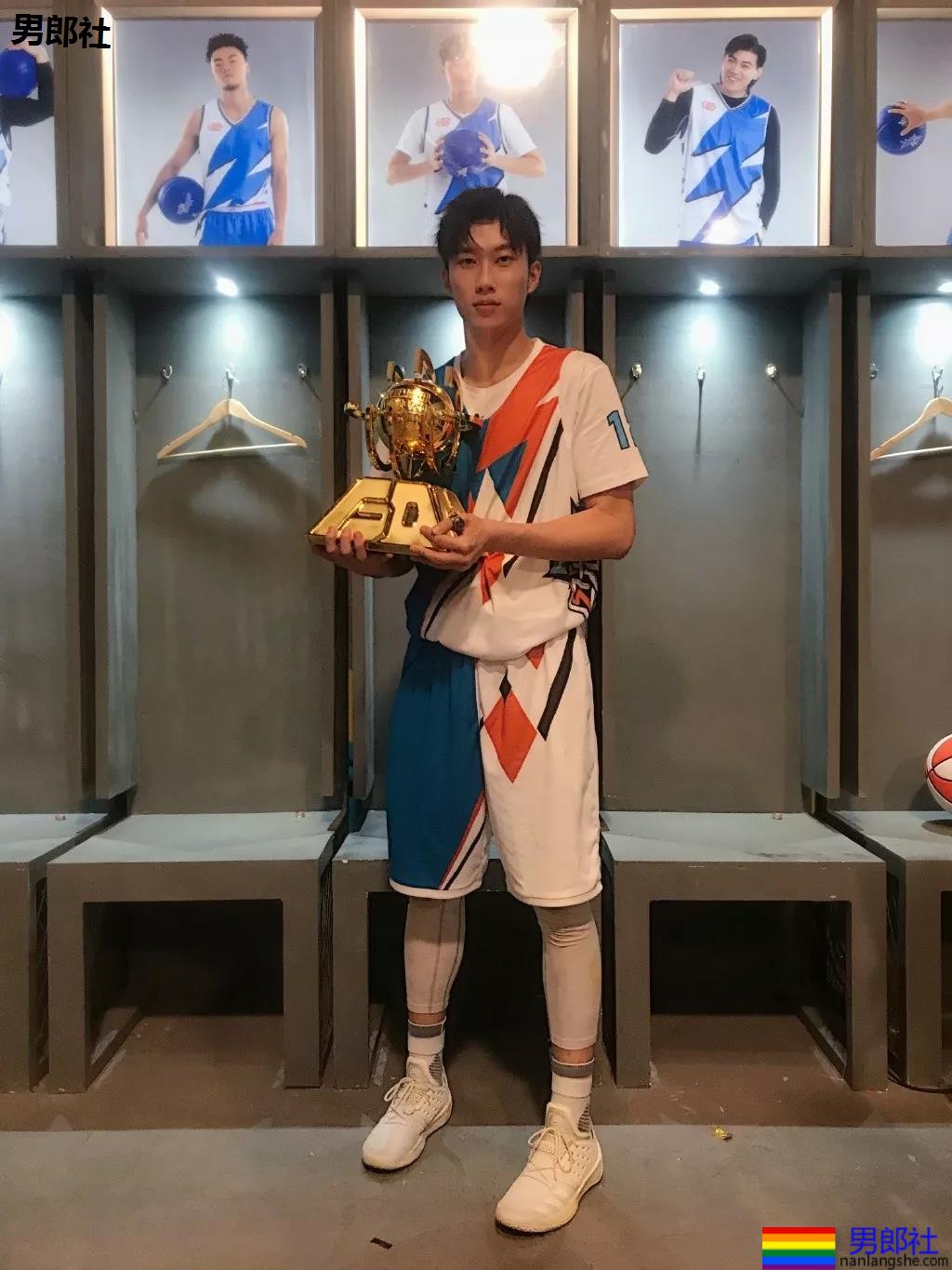 197cm大鼻子篮球体育生，这大长腿也太攻了吧！ - 51虹马