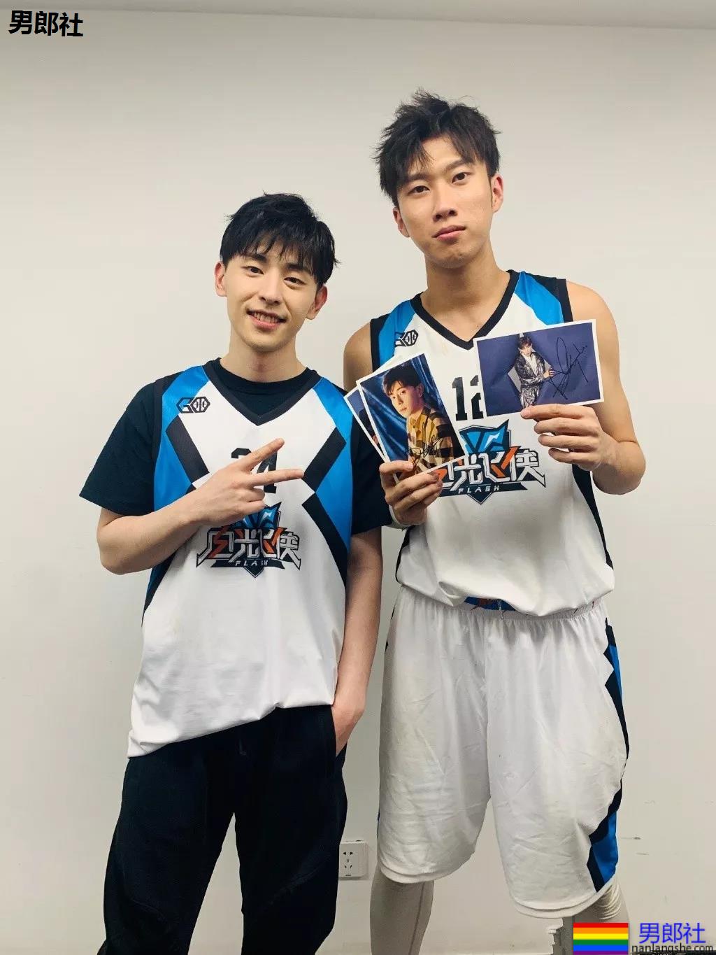 197cm大鼻子篮球体育生，这大长腿也太攻了吧！ - 51虹马