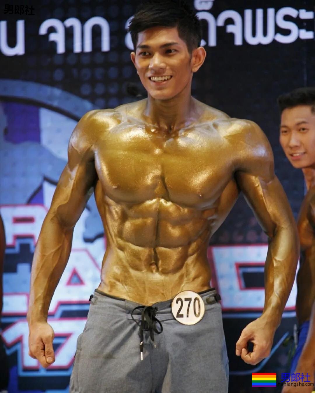 實力公狗打樁機！被狠狠的壓在身上！ - 51虹马