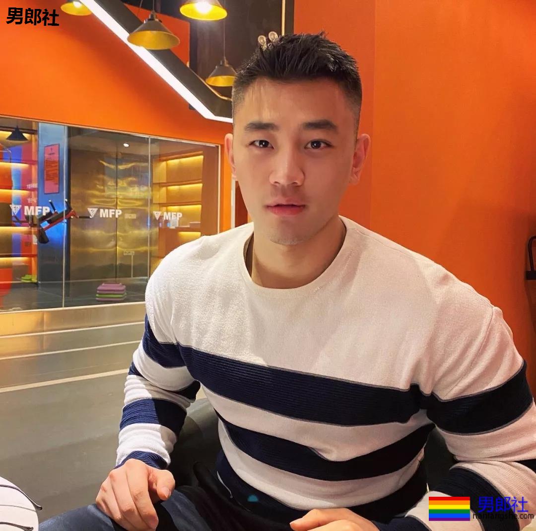 体育生互撩腹肌！太秀了趴~~~-51虹马