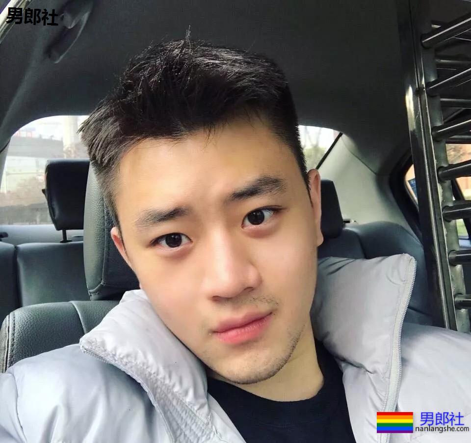 体育生互撩腹肌！太秀了趴~~~ - 51虹马