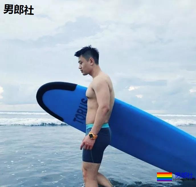 体育生互撩腹肌！太秀了趴~~~ - 51虹马