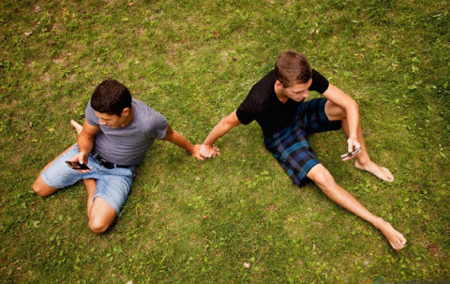 研究发现近七成美国同性伴侣通过网络结缘 - 51虹马