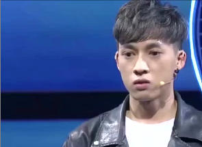 男友与哥们儿同居，被女友发现睡在一起 要分手-51虹马