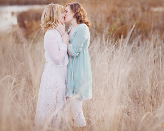 研究发现人们对女同的态度好于男同 - 51虹马 研究发现人们对女同的态度好于男同 - 51虹马