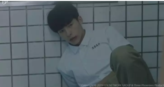 纯情小受厕所强吻同班直男,结果。。。 - 51虹马 纯情小受厕所强吻同班直男,结果。。。 - 51虹马