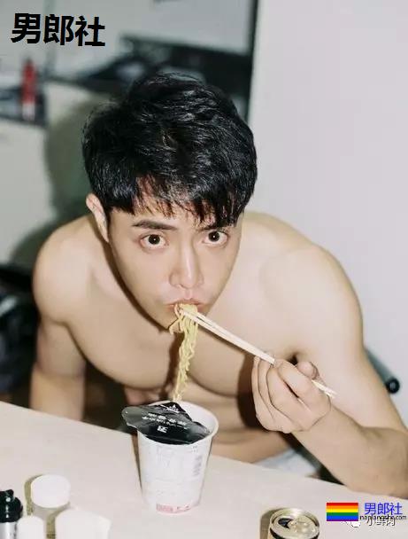 奶凶男星硬照火了,没想到他拍写真竟是为了做公益? - 51虹马 奶凶男星硬照火了,没想到他拍写真竟是为了做公益? - 51虹马