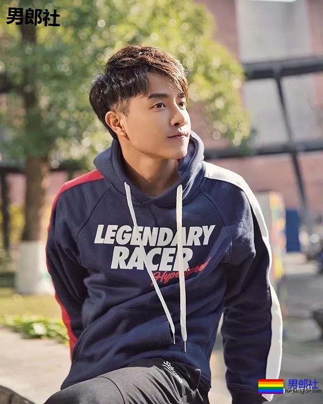 奶凶男星硬照火了,没想到他拍写真竟是为了做公益? - 51虹马 奶凶男星硬照火了,没想到他拍写真竟是为了做公益? - 51虹马