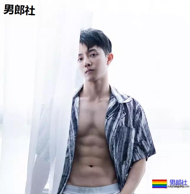 奶凶男星硬照火了,没想到他拍写真竟是为了做公益? - 51虹马 奶凶男星硬照火了,没想到他拍写真竟是为了做公益? - 51虹马