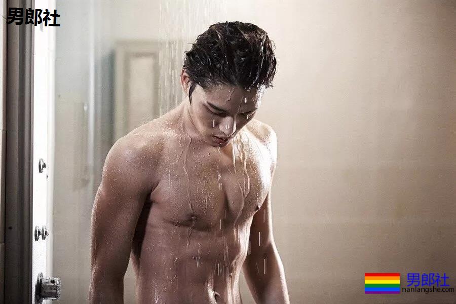 "金刚巴比"禁欲系男神被扒出浴室戏，馋到了馋到了！ - 51虹马