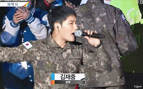 "金刚巴比"禁欲系男神被扒出浴室戏，馋到了馋到了！ - 51虹马