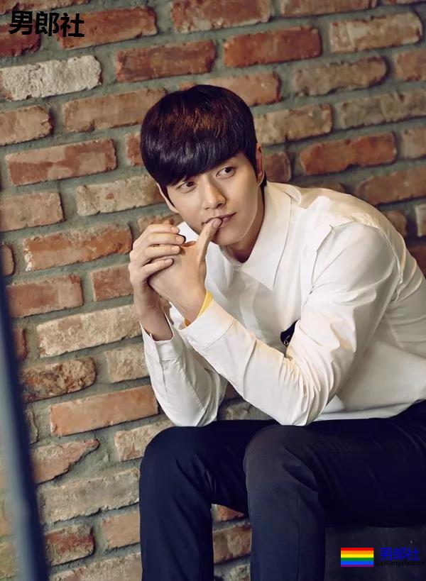 "金刚巴比"禁欲系男神被扒出浴室戏，馋到了馋到了！ - 51虹马