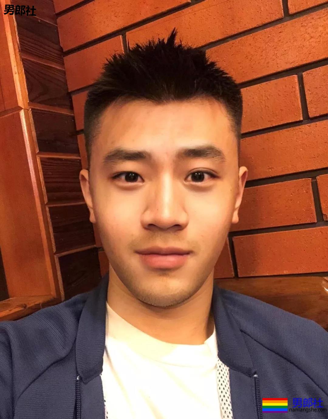 体育生互撩腹肌！太秀了趴~~~ - 51虹马