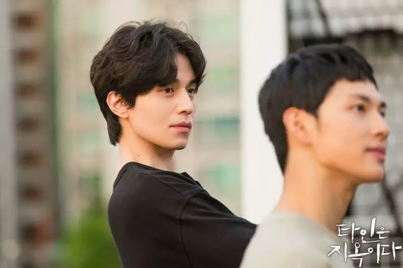 韩剧《他人即地狱》，李栋旭真帅…… - 51虹马