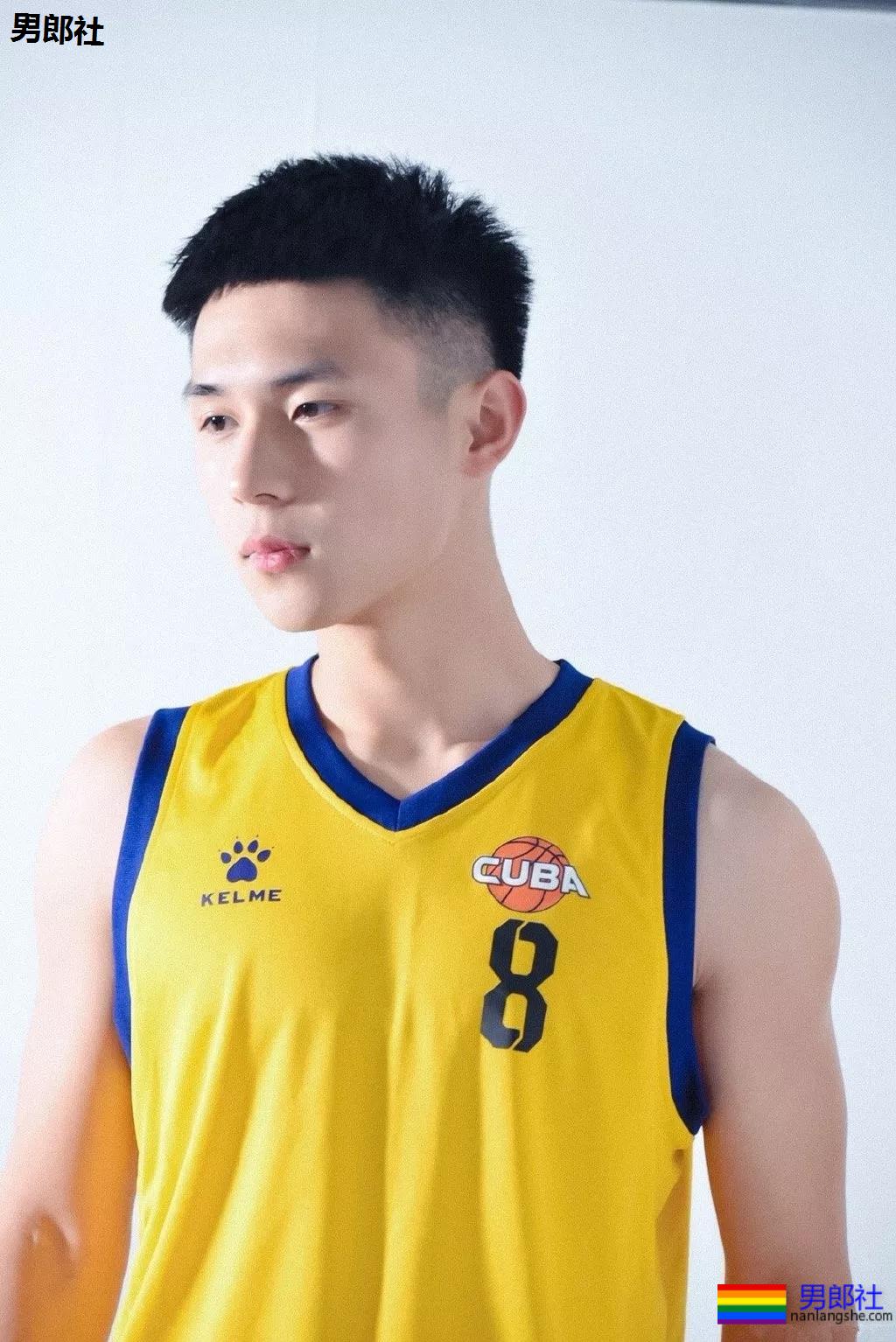 185+篮球体育生大长腿，大弟弟太好看了吧!-51虹马